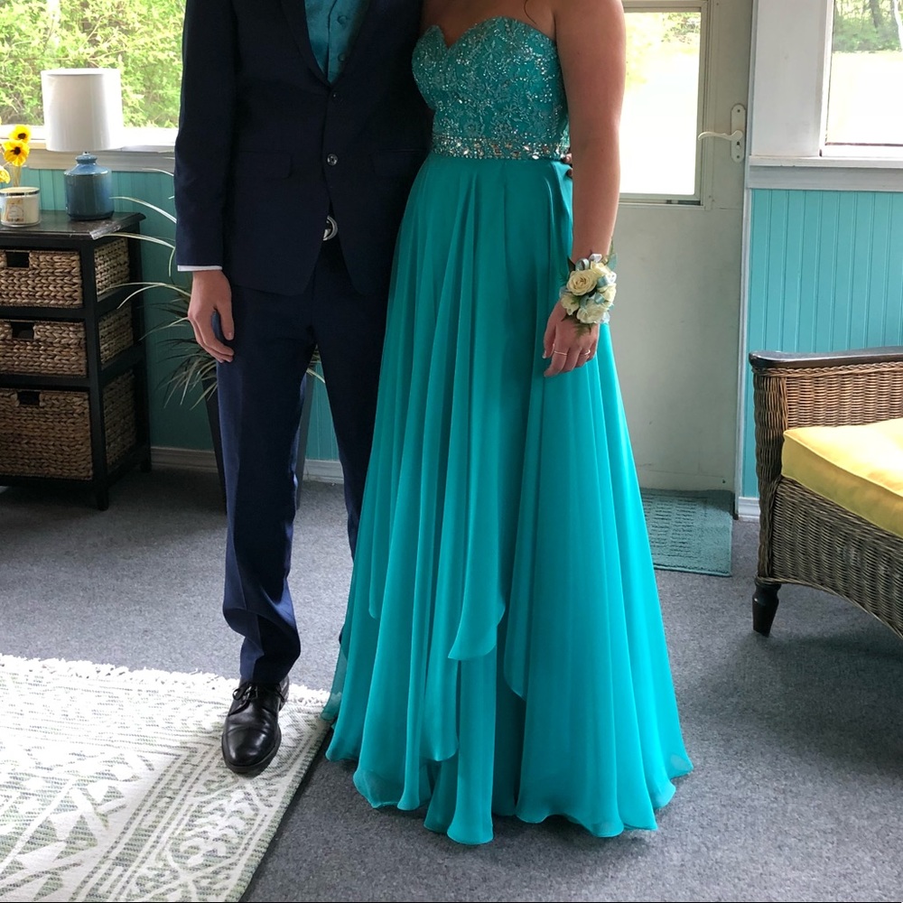 Selling my prom dress from last year!